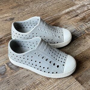 Native shoes grey rubber waterproof shoes size toddler 8